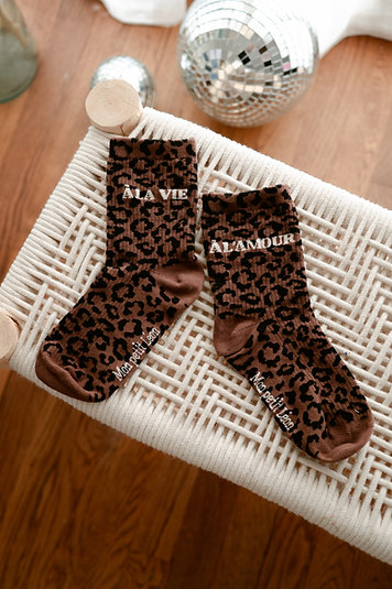 Les Petits Marmots | Chaussettes léopard marron adulte - à la vie, à l'amour
